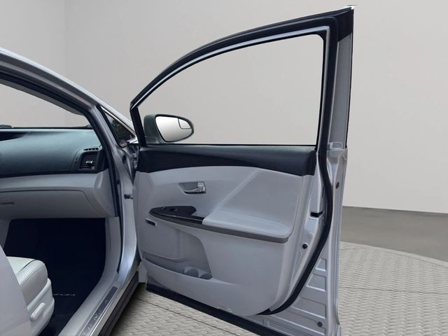 2013 Toyota Venza 4dr Wagon V6 AWD Limited - 23016175 - 20