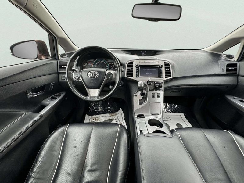 2013 Toyota Venza 4dr Wagon V6 AWD XLE - 22980687 - 18