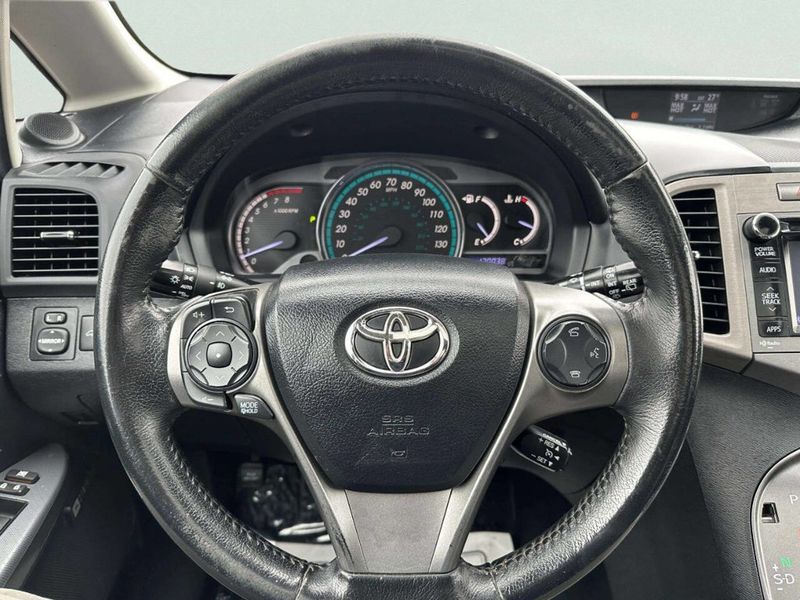 2013 Toyota Venza 4dr Wagon V6 AWD XLE - 22980687 - 25
