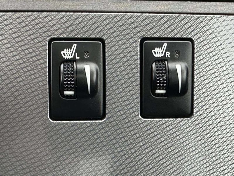 2013 Toyota Venza 4dr Wagon V6 AWD XLE - 22980687 - 29