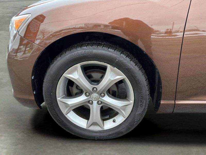 2013 Toyota Venza 4dr Wagon V6 AWD XLE - 22980687 - 35