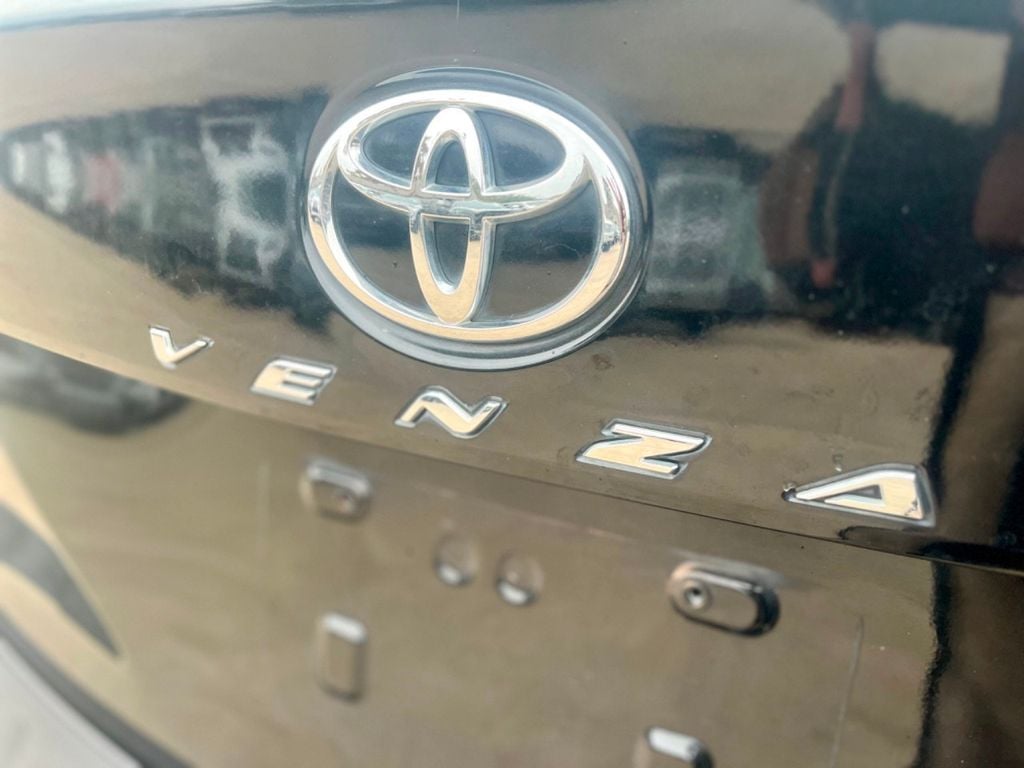 2013 Toyota Venza XLE 4D - 22243410 - 43