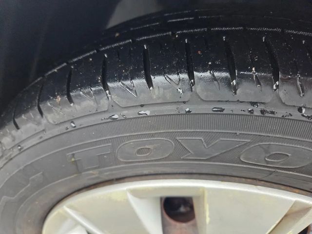 2013 Toyota Yaris LE Hatchback 4D - 22965107 - 19