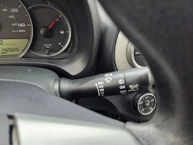 2013 Toyota Yaris LE Hatchback 4D - 22965107 - 31