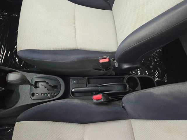 2013 Toyota Yaris LE Hatchback 4D - 22988406 - 22