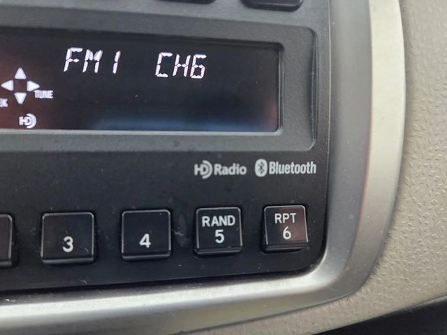 2013 Toyota Yaris LE Hatchback 4D - 22988406 - 29