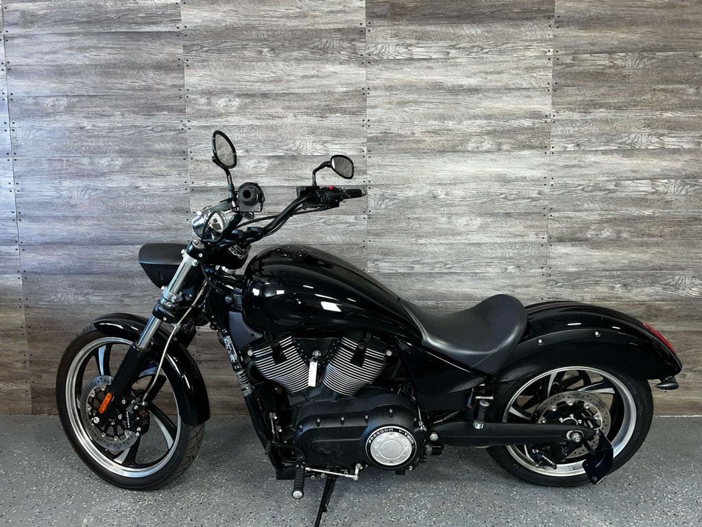 2013 Victory Vegas 8-Ball LOW MILES! - 22769481 - 9