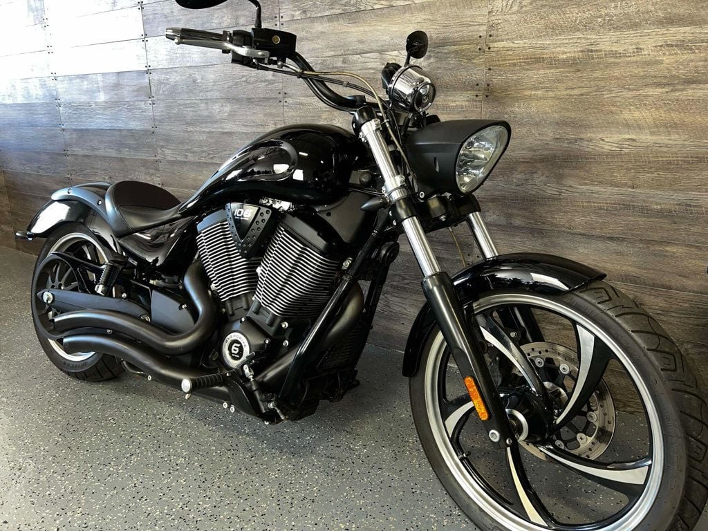 2013 Victory Vegas 8-Ball LOW MILES! - 22769481 - 1