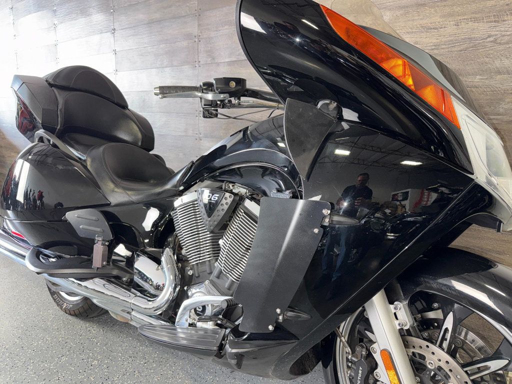2013 Victory Vision Tour SUPER CLEAN! - 23030137 | Video 2