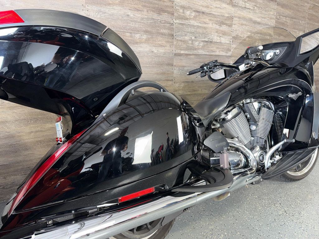 2013 Victory Vision Tour SUPER CLEAN! - 23030137 - 2