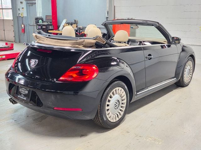 2013 Volkswagen Beetle Convertible 2013 Volkswagen Beetle Convertible 2.5L w/Tech - 23021616 - 18