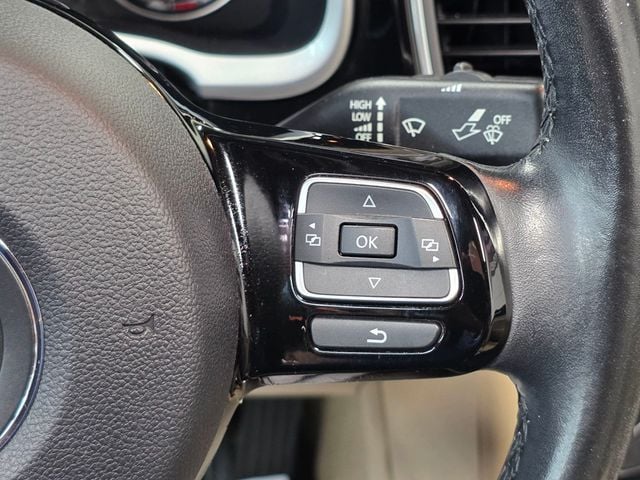 2013 Volkswagen Beetle Convertible 2013 Volkswagen Beetle Convertible 2.5L w/Tech - 23021616 - 31