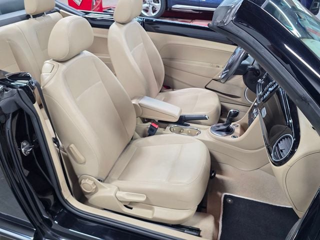 2013 Volkswagen Beetle Convertible 2013 Volkswagen Beetle Convertible 2.5L w/Tech - 23021616 - 43