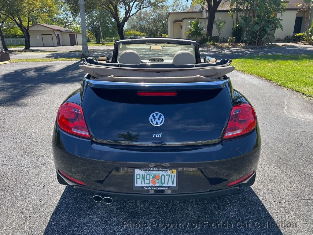 2013 Volkswagen Beetle Convertible 2.0L TDI DSG Turbodiesel - 22751477 - 13