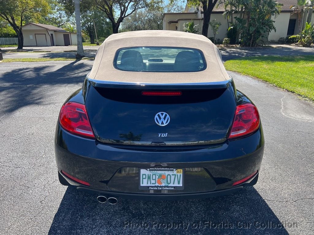 2013 Volkswagen Beetle Convertible 2.0L TDI DSG Turbodiesel - 22751477 - 19