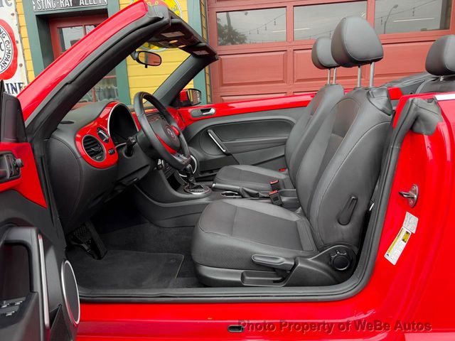2013 Volkswagen Beetle Convertible 2.5L Convertible - 23050892 - 19