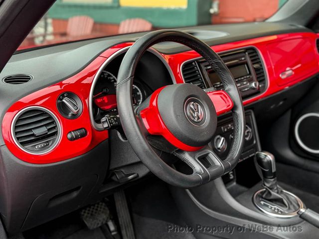2013 Volkswagen Beetle Convertible 2.5L Convertible - 23050892 - 20