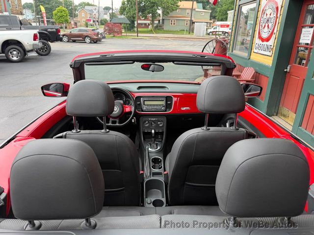 2013 Volkswagen Beetle Convertible 2.5L Convertible - 23050892 - 21