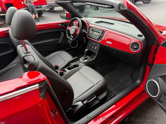2013 Volkswagen Beetle Convertible 2.5L Convertible - 23050892 - 23