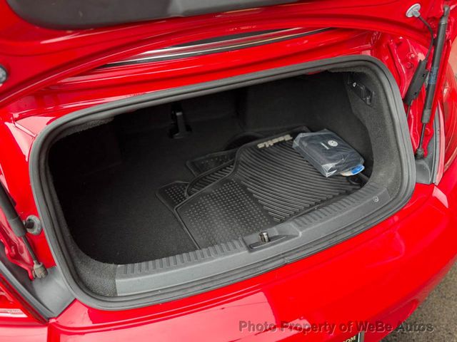 2013 Volkswagen Beetle Convertible 2.5L Convertible - 23050892 - 29