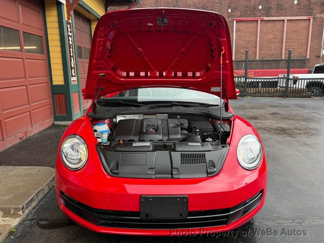 2013 Volkswagen Beetle Convertible 2.5L Convertible - 23050892 - 32