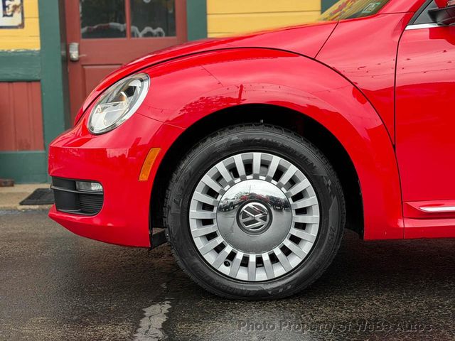 2013 Volkswagen Beetle Convertible 2.5L Convertible - 23050892 - 34