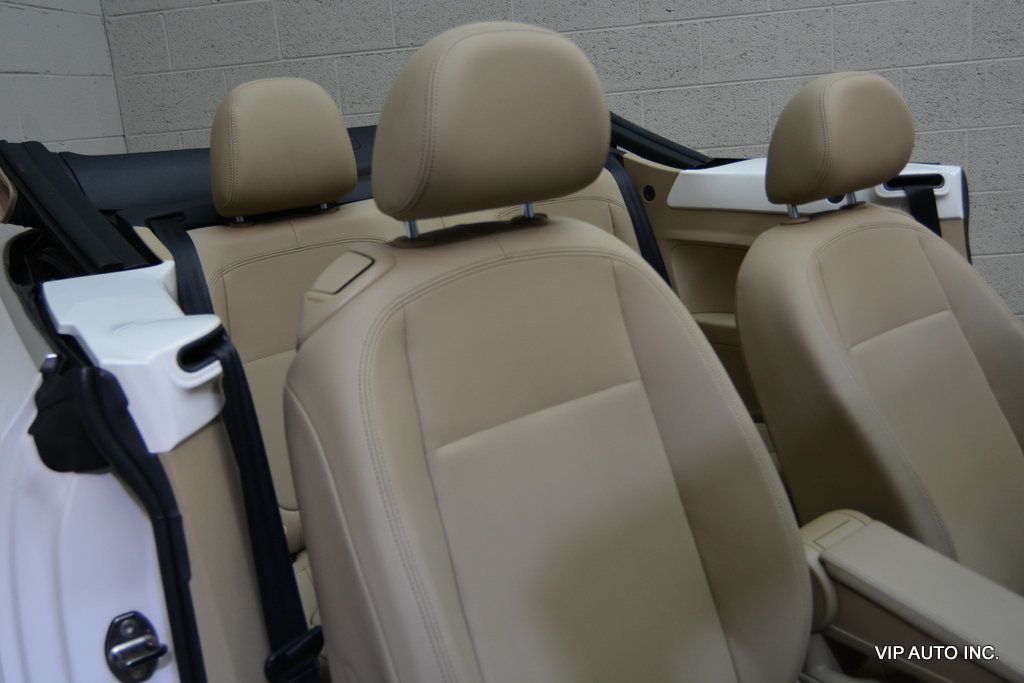 2013 Volkswagen Beetle Convertible 2dr Automatic 2.5L w/Sound/Nav PZEV - 22985910 - 17