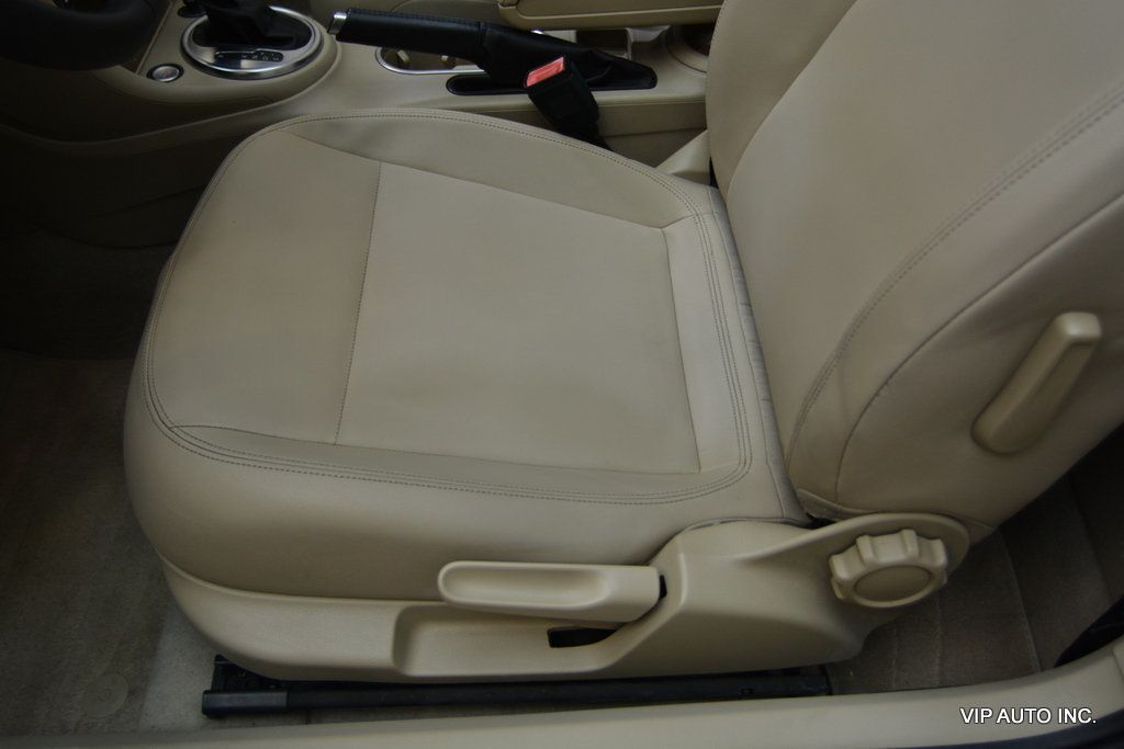 2013 Volkswagen Beetle Convertible 2dr Automatic 2.5L w/Sound/Nav PZEV - 22985910 - 20