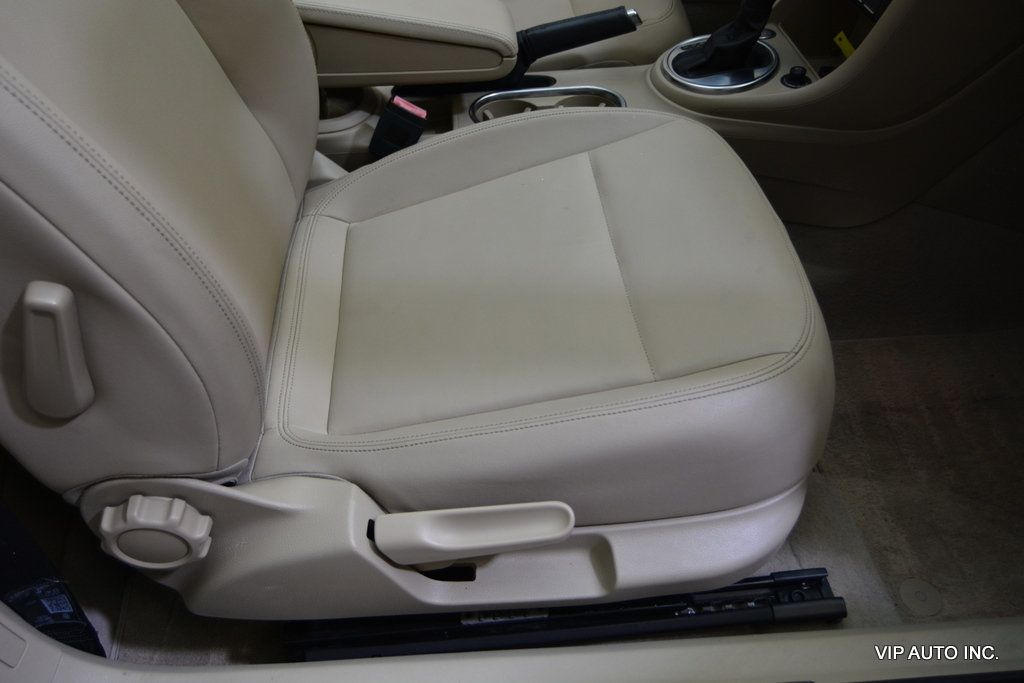 2013 Volkswagen Beetle Convertible 2dr Automatic 2.5L w/Sound/Nav PZEV - 22985910 - 21