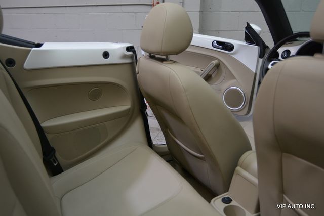 2013 Volkswagen Beetle Convertible 2dr Automatic 2.5L w/Sound/Nav PZEV - 22985910 - 22