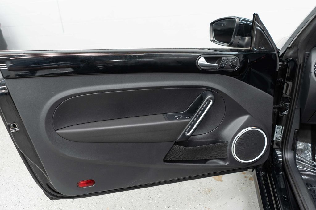 Volkswagen Beetle photo 13