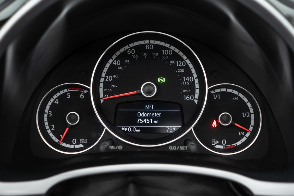 Volkswagen Beetle photo 17
