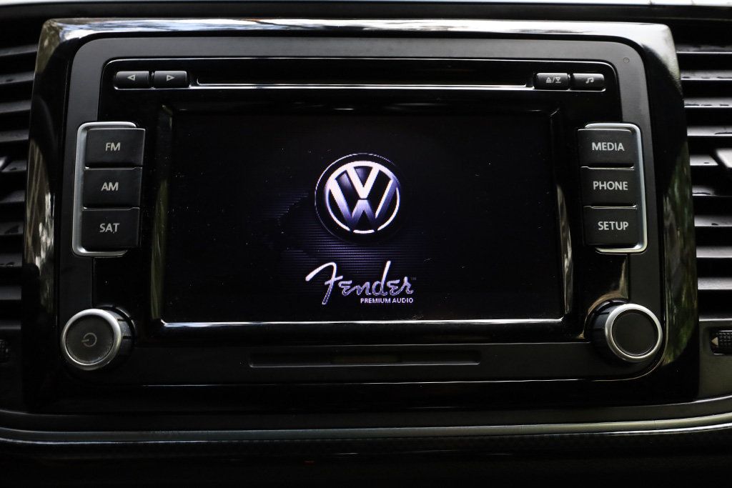 2013 Volkswagen Beetle Convertible photo 8