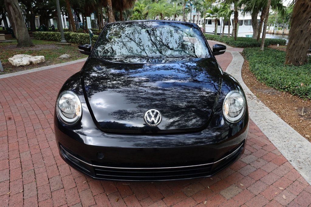 2013 Volkswagen Beetle Convertible photo 16