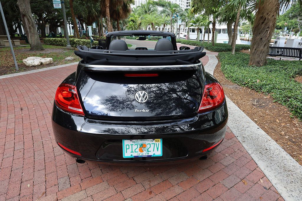 2013 Volkswagen Beetle Convertible photo 17