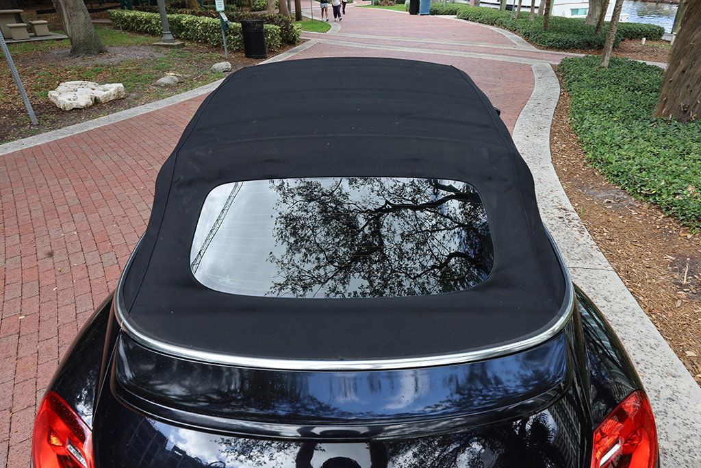 2013 Volkswagen Beetle Convertible photo 20