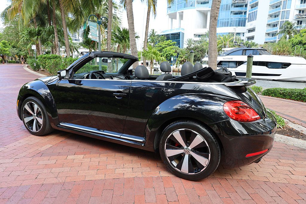 2013 Volkswagen Beetle Convertible photo 2