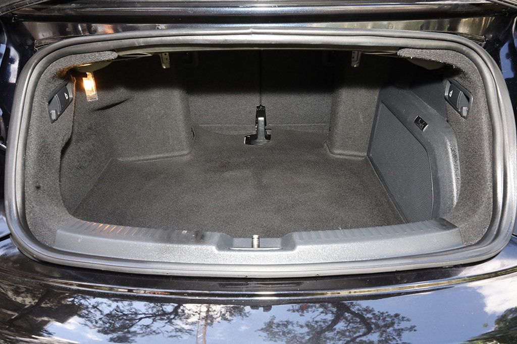 2013 Volkswagen Beetle Convertible photo 33