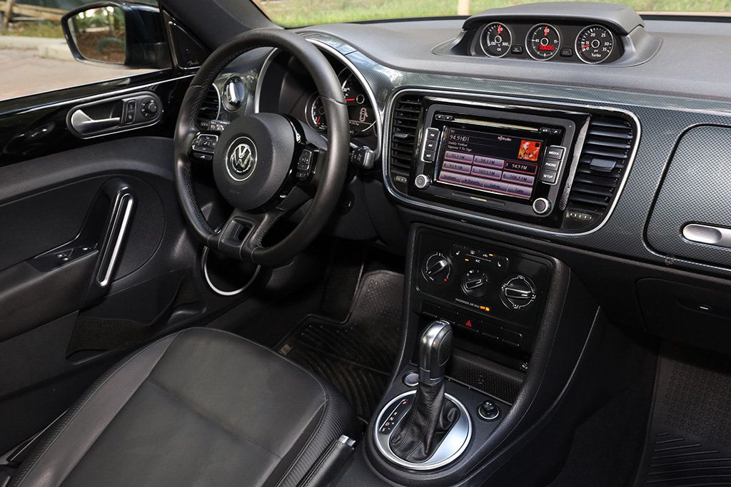 2013 Volkswagen Beetle Convertible photo 6