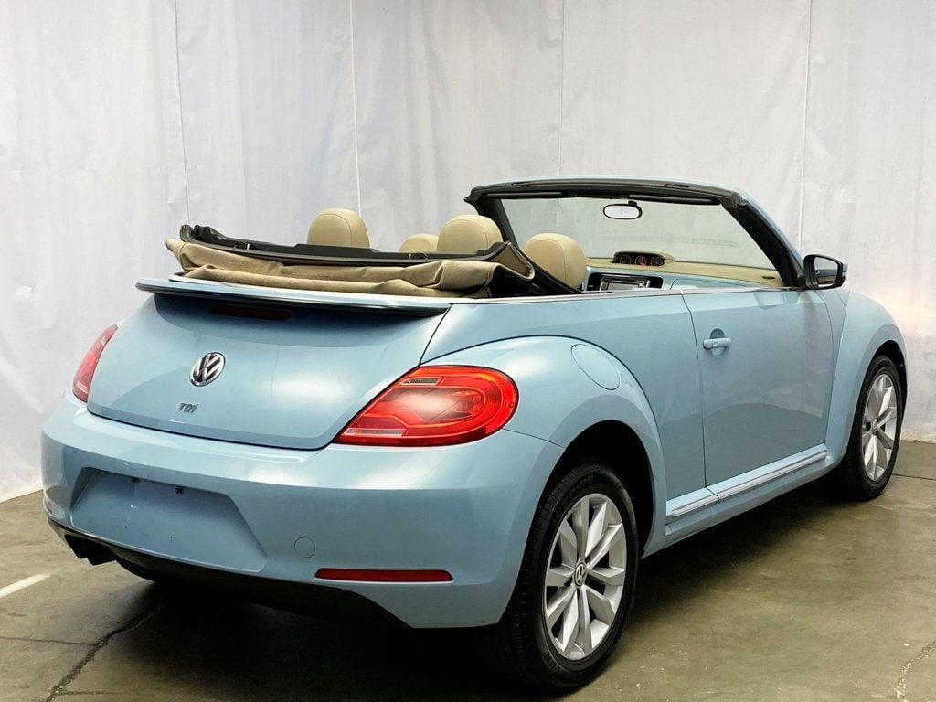 2013 Volkswagen Beetle Convertible 2dr Manual 2.0L TDI - 22911563 - 12