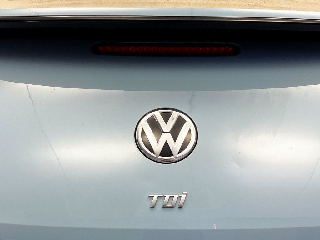 2013 Volkswagen Beetle Convertible 2dr Manual 2.0L TDI - 22911563 - 8