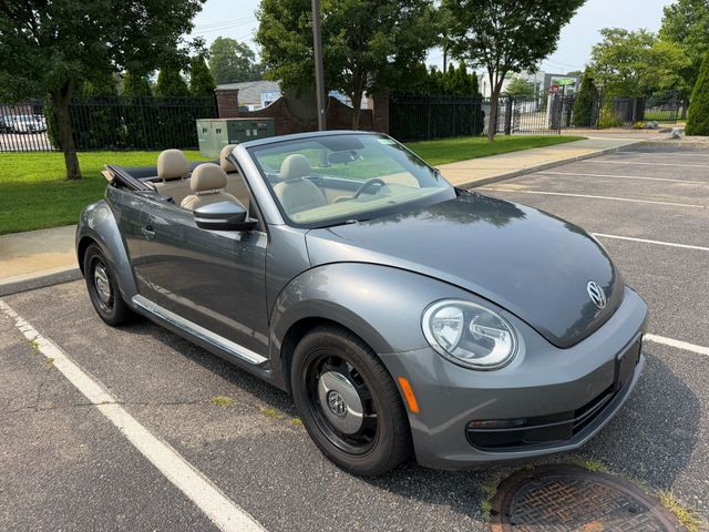 2013 Volkswagen Beetle Convertible CLEAN CARFAX, 2.5L, PZEV, CONVERTIBLE, LEATHER, HEATED SEATS - 23064906 - 1