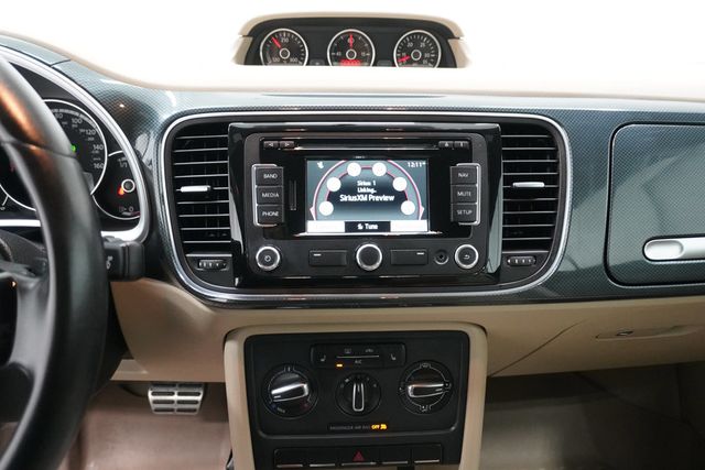 2013 Volkswagen Beetle Convertible Turbo - 22948809 - 17