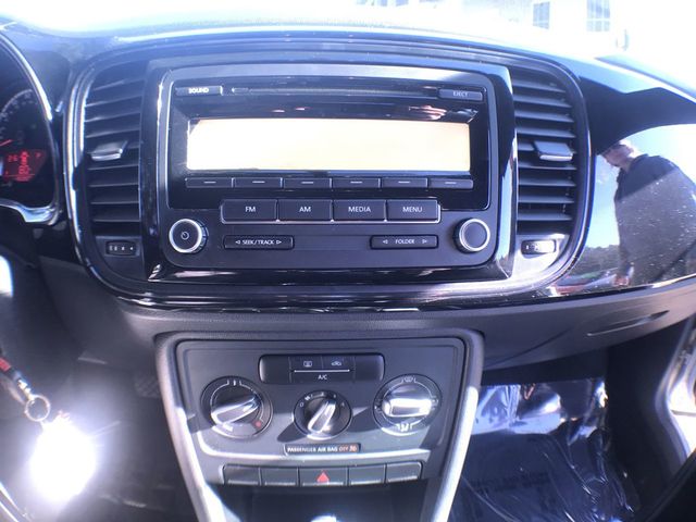 2013 Volkswagen Beetle Coupe  - 22935876 - 16
