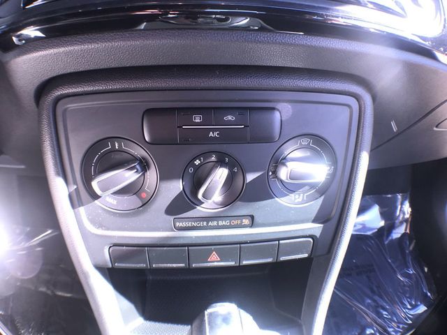 2013 Volkswagen Beetle Coupe  - 22935876 - 17