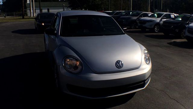 2013 Volkswagen Beetle Coupe  - 22935876 - 1