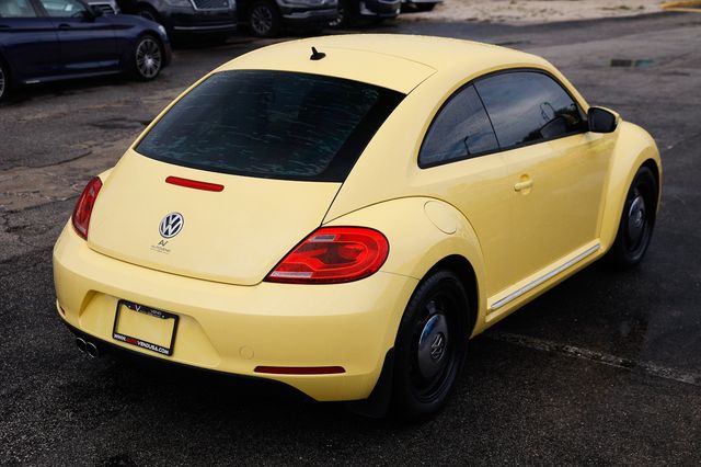 2013 Volkswagen Beetle Coupe  - 23068489 - 13