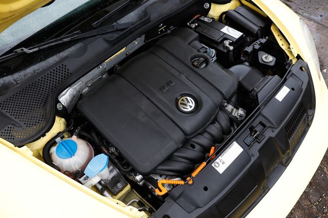 2013 Volkswagen Beetle Coupe  - 23068489 - 41