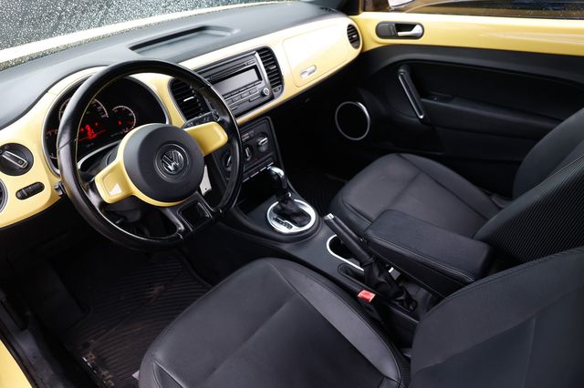 2013 Volkswagen Beetle Coupe  - 23068489 - 5