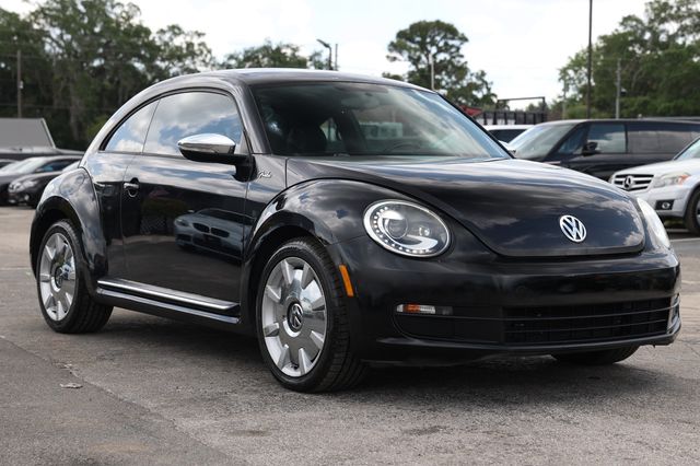 2013 Volkswagen Beetle Coupe 2dr Automatic 2.5L Fender Edition - 23023676 - 17